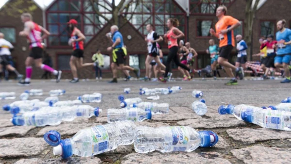 Paris Marathon Pioneers Eco-Friendly Hydration with Ban on Single-Use Cups