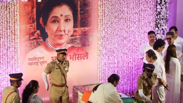 Farewell Song Echoes as India Bids Adieu to Legendary Voice Asha Bhosle