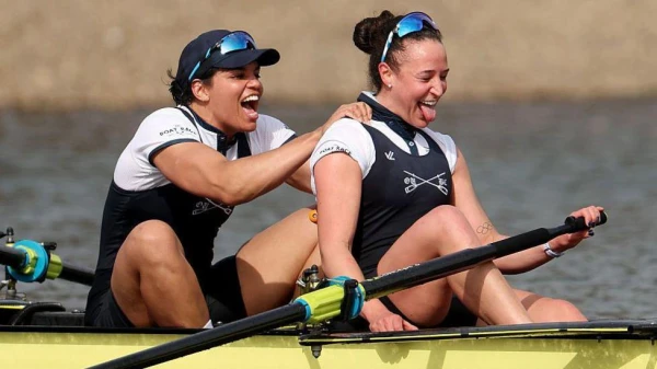 Oxford Women End Decade-Long Drought as Cambridge Men Continue Dominance in Historic Boat Races