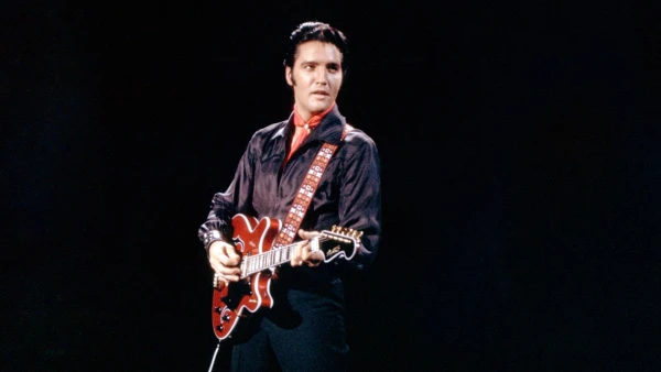 Iconic 1968 Comeback Guitar: Elvis's Hagstrom Viking II Hits Auction Block with Million-Dollar Price Tag