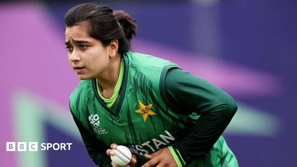 Fatima Sana Makes History as First Pakistani Woman in The Hundred