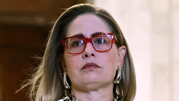 Kyrsten Sinema Battles for Access to Ex-Wife's Therapy Records in Breakup Lawsuit