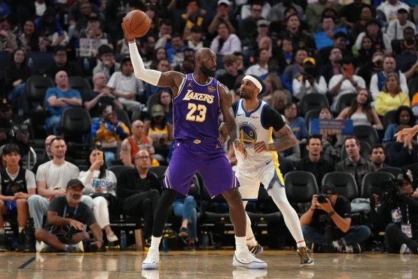 NBA Showdowns Ignite Courts: Lakers Edge Warriors in Thriller, Celtics Dominate Knicks