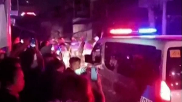 Philippines Building Collapse Leaves 19 Workers Feared Trapped