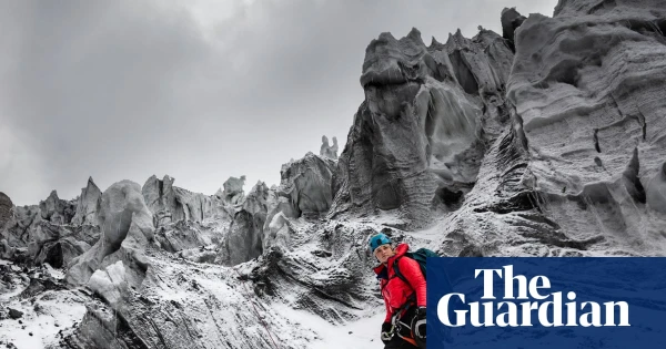Gut Instinct on a Frozen Peak: How a Hiker's Sudden Urge to Descend Averted Disaster