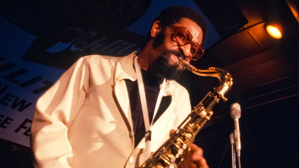 Jazz Giant Sonny Rollins, Saxophone Legend, Dies at 95