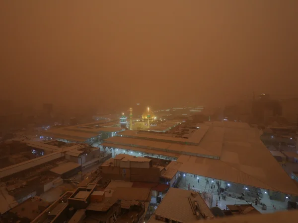 Iraq Chokes Under Severe Dust Storm as Hospitals Overwhelmed with Breathing Problems