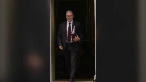 Starmer leaves No 10 as he heads to PMQs