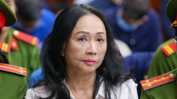 Jailed tycoon's Birkin bags sell for over half a million dollars