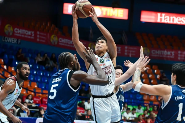 Filoil: UP surges to 4-0 start; Mapua, San Beda escape EAC, Arellano 