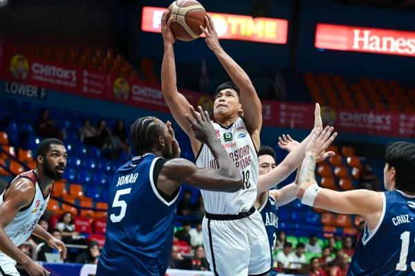 Filoil: UP surges to 4-0 start; Mapua, San Beda escape EAC, Arellano 