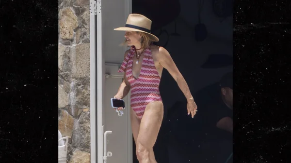 Candace Cameron Bure Strips Down to One-Piece for Mexico Vacay