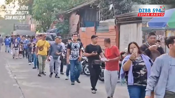 Gig Economy Workers Queue for Hours as Government Aid Distribution Hits Snags in Metro Manila