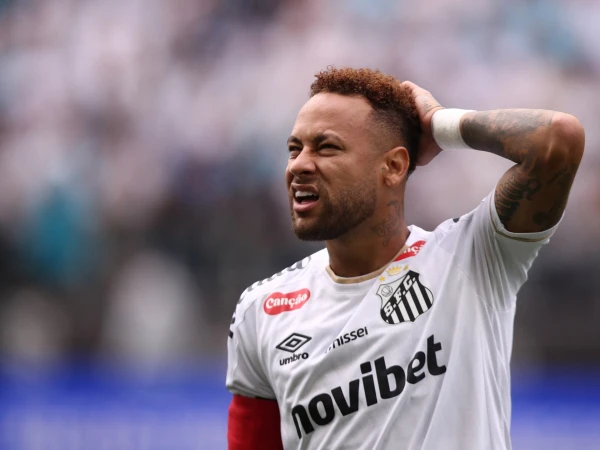 Neymar's World Cup Hopes in Jeopardy After Calf Injury