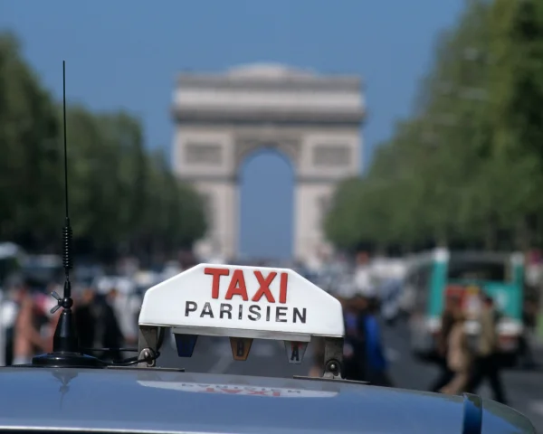 Paris Taxi Scam Costs Traveler £493, Monzo Refuses Refund