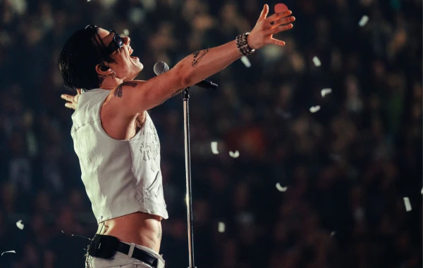 Yungblud Rocks London's O2 with Ozzy Tribute, Aerosmith Collabs, and Fan Onstage