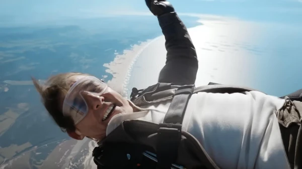 Tom Cruise Confirmed to Return as Maverick in 'Top Gun 3'