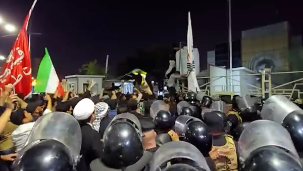 Iraqi Protesters Storm Kuwaiti Consulate in Basra Following Fatal Rocket Strike