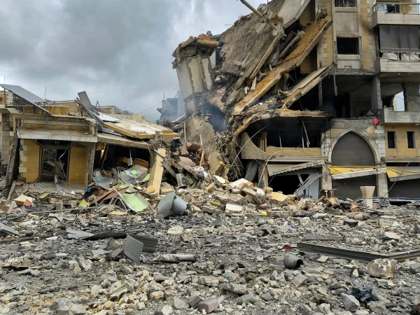 Israeli Strikes Escalate in Lebanon, Targeting Areas Near Beirut Amid Growing Humanitarian Emergency