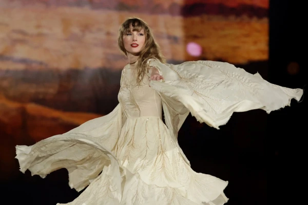 Taylor Swift Seeks Trademarks on Voice and Image Amid Rising AI Deepfake Threats