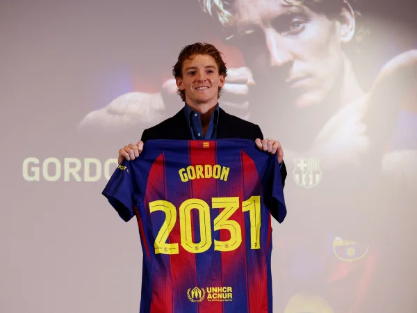 Barcelona Secures England Star Anthony Gordon in Major Transfer from Newcastle