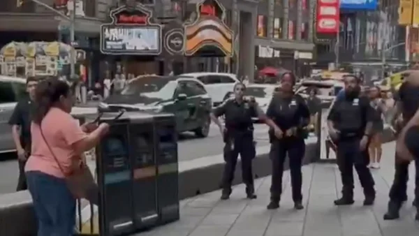 NYPD Guns Down Suspect After Double Stabbing Leaves One Dead in Times Square