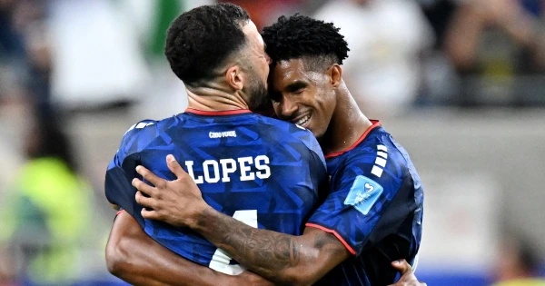 Which teams are in the World Cup round of 32, and what’s the schedule?
