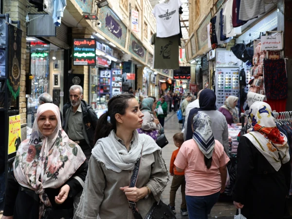 Iran Adjusts Economic Strategy Amidst War Uncertainty, Prioritizes Essentials