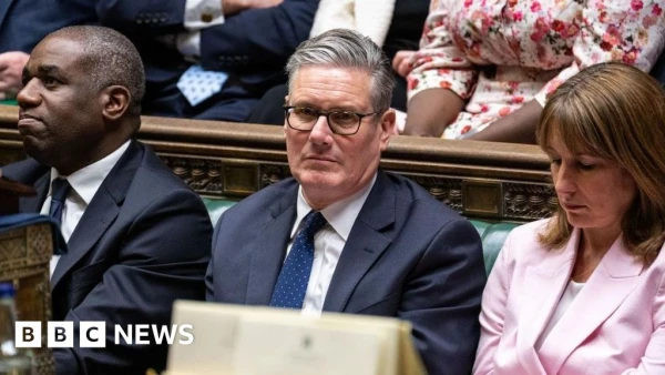 Starmer warns against leadership contest in pleas to ministers and MPs