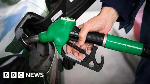 Oil Markets Sink as Iran Pledges Strait of Hormuz Access Amid Ceasefire