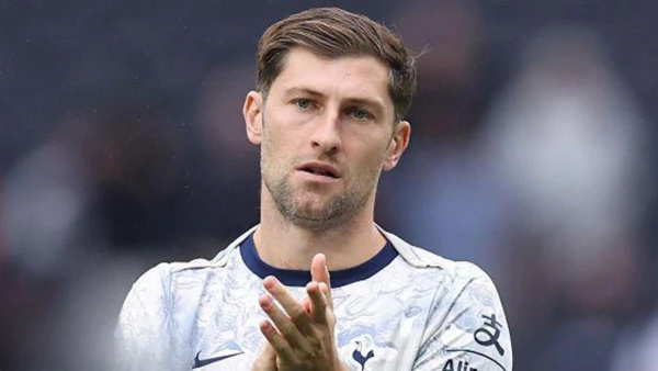 Tottenham Legend Mabbutt Backs Davies to Stay After Injury Setback