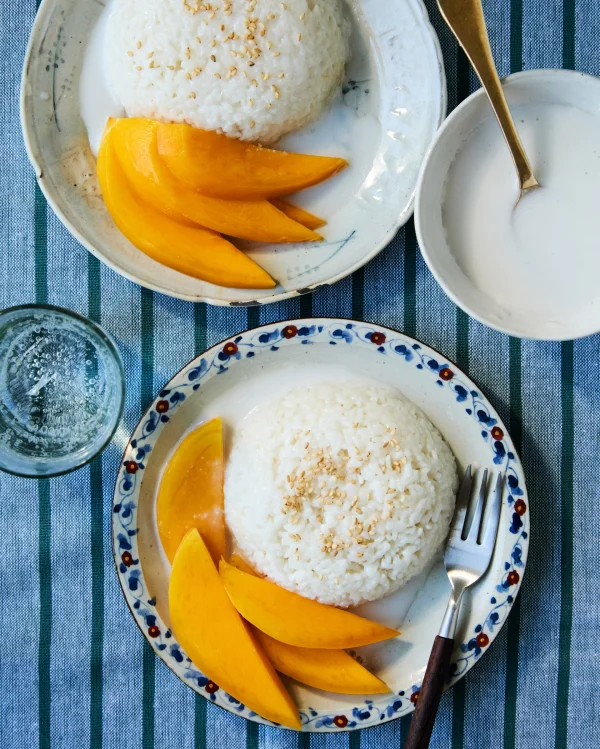 Sweet, Creamy Thai Mango Sticky Rice: A Simple Yet Elegant Dessert