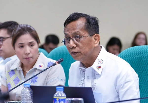 Philippine Peso Weakness Blamed on Strong Dollar, Oil Prices