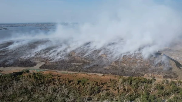 Navotas Landfill Fire Rages Into Sixth Day, DPWH Deploys Reinforcements