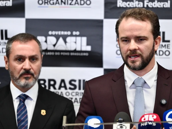 Brazil and U.S. Forge Alliance to Combat Cross-Border Arms and Drug Smuggling