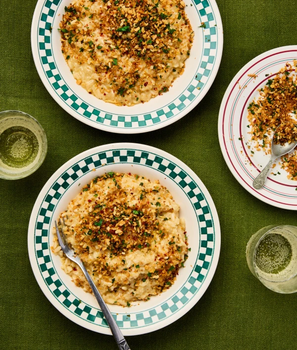 Light Cauliflower Parmesan Risotto with Zesty Lemon Breadcrumbs: A Modern Twist