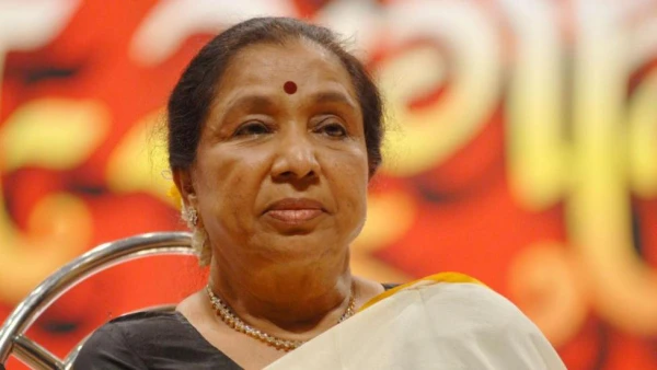 Mumbai Mourns: Tributes Pour In for Legendary Singer Asha Bhosle