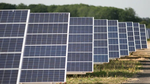 UK Greenlights Massive Solar Farm Amid Local Backlash