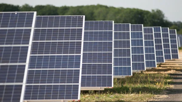 UK Greenlights Massive Solar Farm Amid Local Backlash