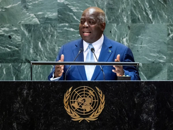 Voters head to the polls in the Bahamas for high-stakes snap election