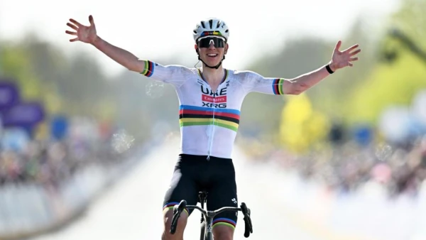 Pogacar Powers to Historic Third Flanders Triumph, Equals Monument Record