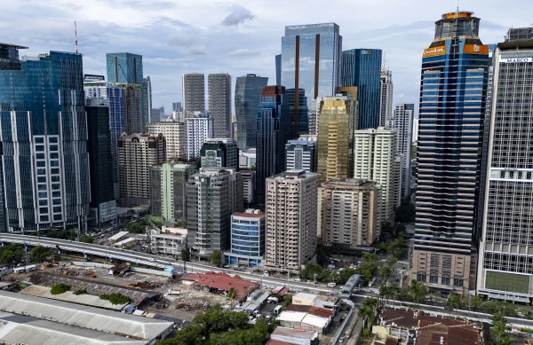 China's First-Quarter GDP Growth Returns to 3.4%, Recovery Remains Fragile