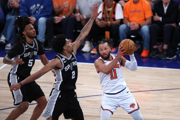 Spurs Dominate Knicks in Game 3 of NBA Finals to Take Series Lead