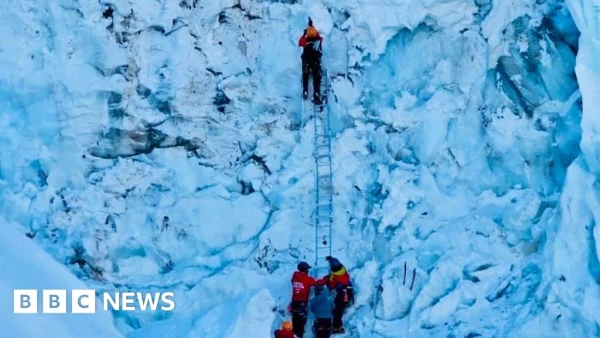 Everest Climbing Path Reopened After Giant Ice Block Cleared