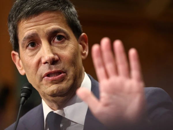 Fed Nominee Warsh Asserts Independence Amid Presidential Pressure for Rate Cuts