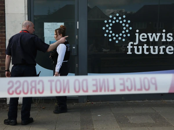 London Synagogue Targeted in Suspected Arson Attack as Police Probe Potential Iran Connections