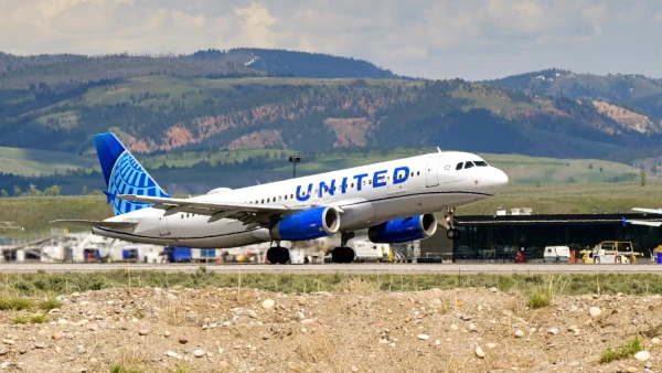 United Airlines Phases Out Older Airbus A320s for More Efficient Fleet