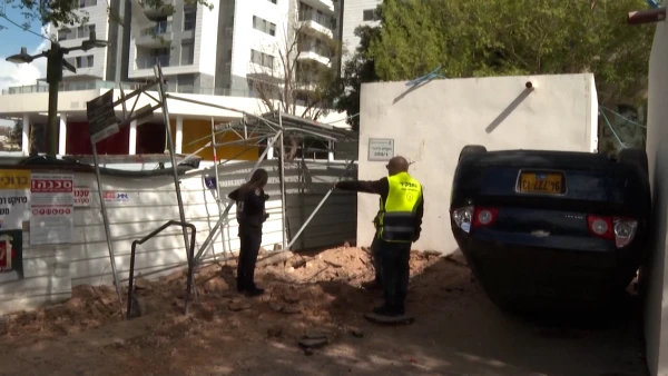 Iranian Missile Strike Rocks Israeli Suburb, Leaving Trail of Destruction