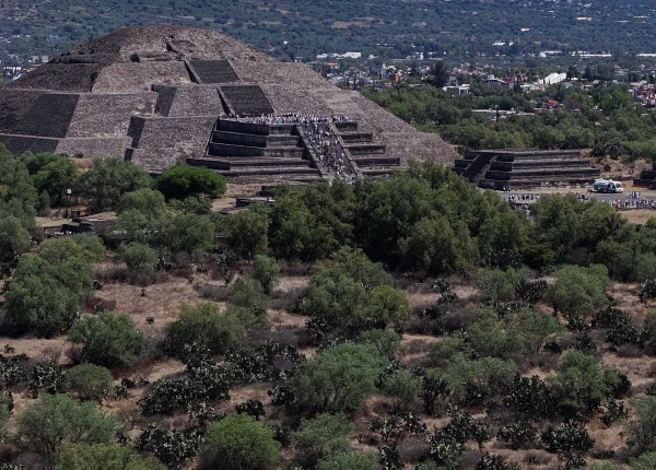 Tourist Tragedy at Teotihuacan: Canadian Woman Killed, Six Injured in Shooting