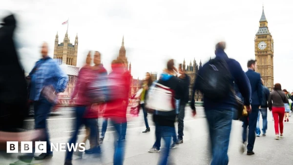 UK Borrowing Dips to Three-Year Low, but Iran War Clouds Fiscal Outlook